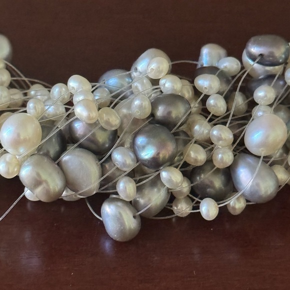 Tiffany &Co Iridesse pearls neckless - Picture 15 of 15